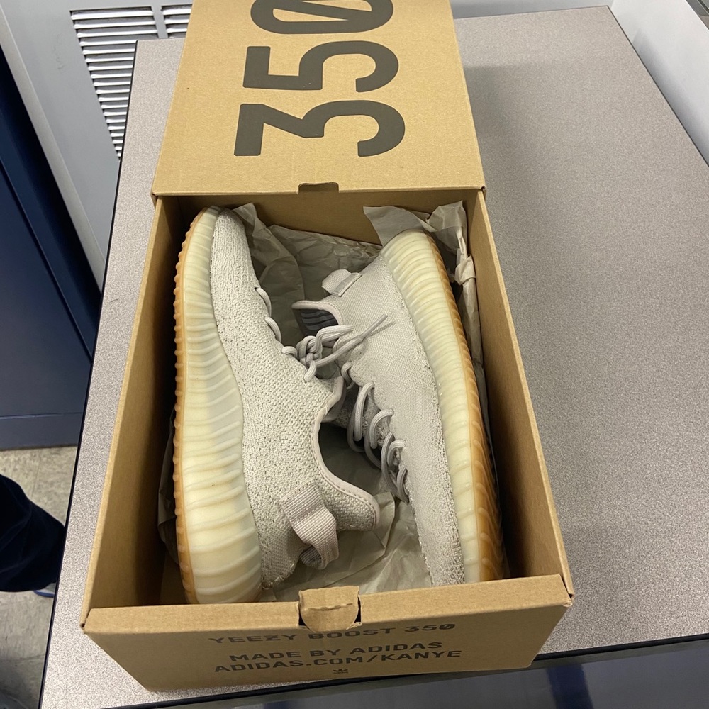 Yeezy Boost 350 V2